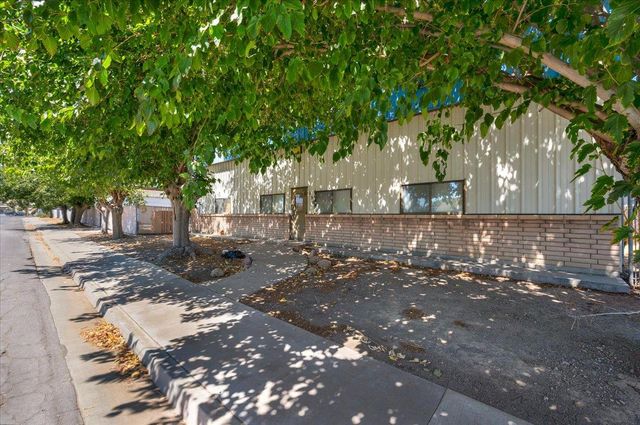 150 W Glenn Avenue, Coalinga, CA 93210