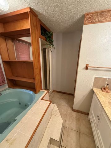 1393 NE County Road 2120 Road NE, Powell, TX 75153