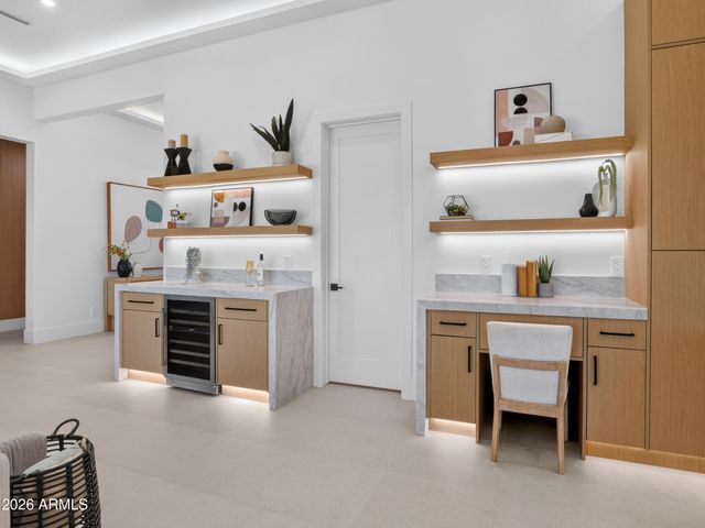 8214 E Hazelwood Street, Scottsdale, AZ 85251