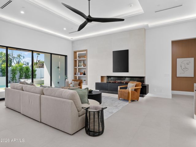 8214 E Hazelwood Street, Scottsdale, AZ 85251