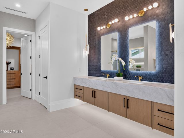 8214 E Hazelwood Street, Scottsdale, AZ 85251