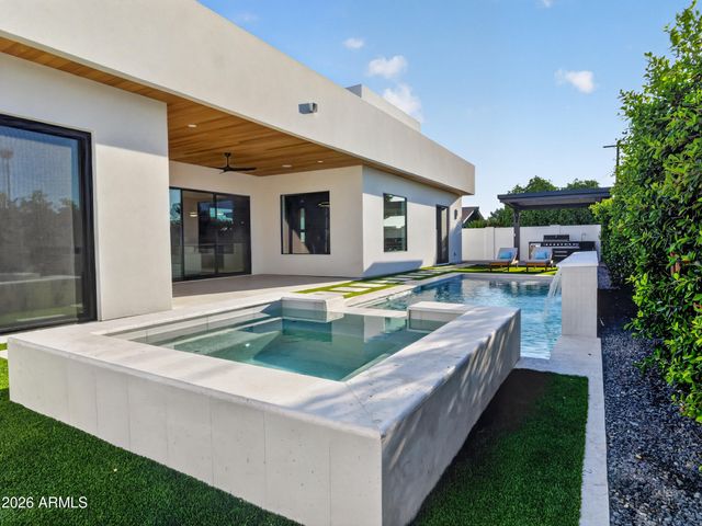 8214 E Hazelwood Street, Scottsdale, AZ 85251