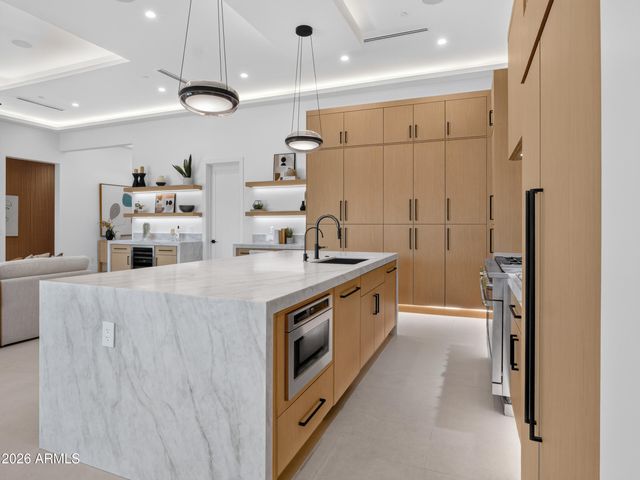 8214 E Hazelwood Street, Scottsdale, AZ 85251