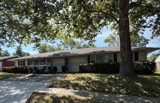 1003 E McHenry Street, Urbana, IL 61801