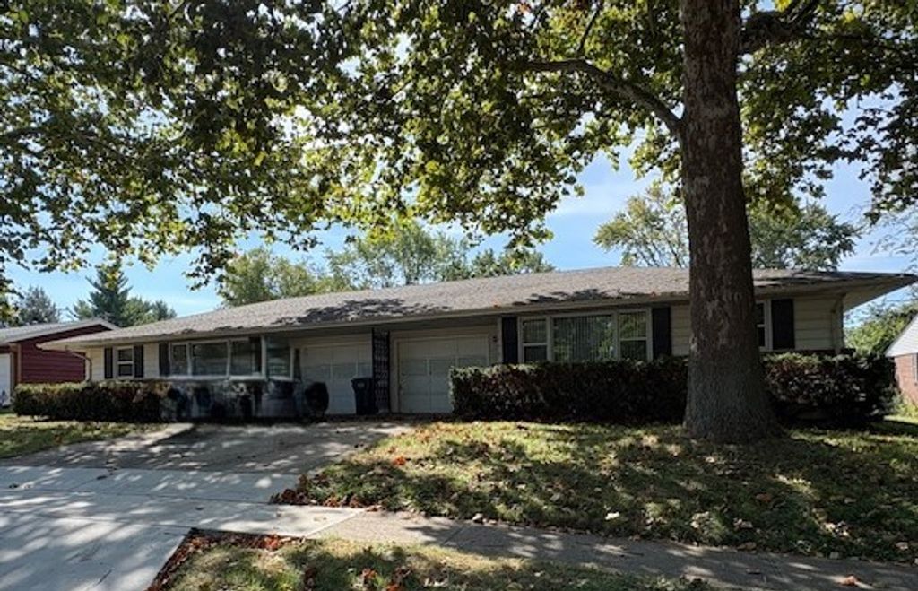 1003 E McHenry Street, Urbana, IL 61801