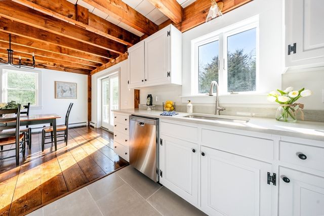 80 Branch Ter, Barnstable, MA 02648