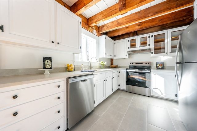 80 Branch Ter, Barnstable, MA 02648