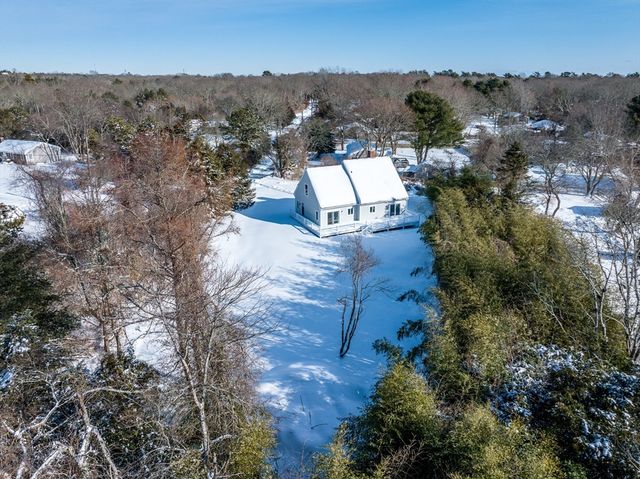 80 Branch Ter, Barnstable, MA 02648