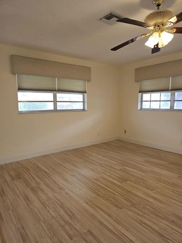 1212 Lakes End Drive D, Fort Pierce, FL 34982