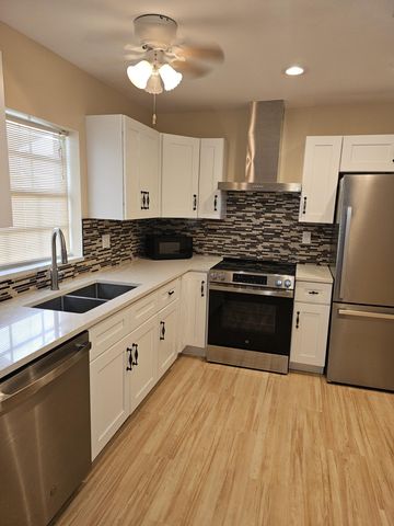 1212 Lakes End Drive D, Fort Pierce, FL 34982