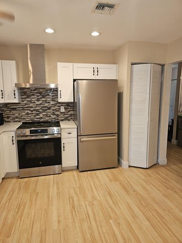 1212 Lakes End Drive D, Fort Pierce, FL 34982