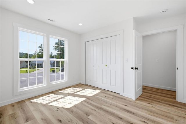 305 Legacy Lane, Calhoun, GA 30701