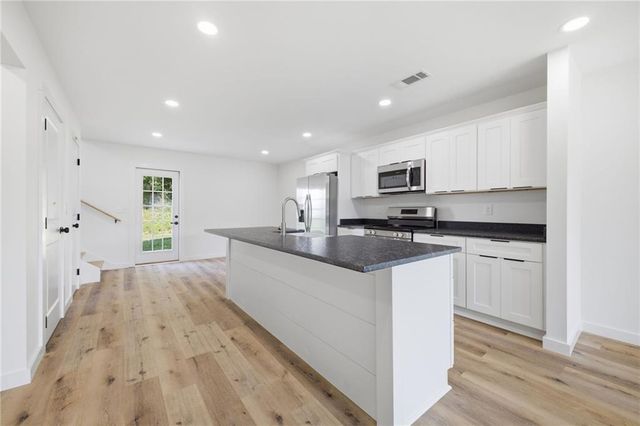 305 Legacy Lane, Calhoun, GA 30701