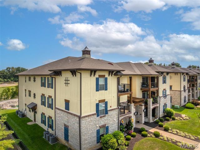 723 Bordeaux Way, St Peters, MO 63376