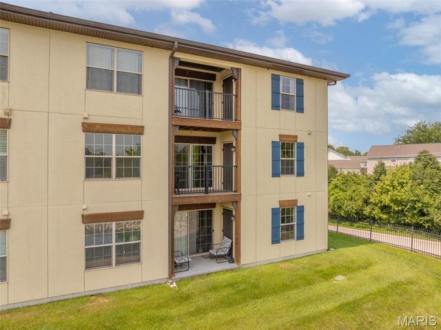 723 Bordeaux Way, St Peters, MO 63376