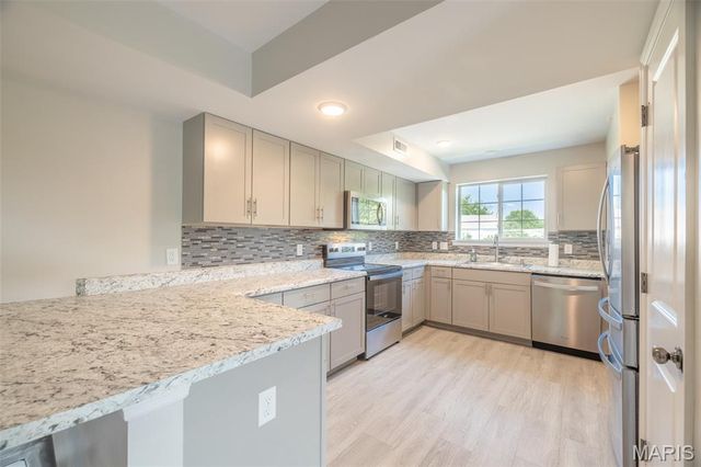 723 Bordeaux Way, St Peters, MO 63376