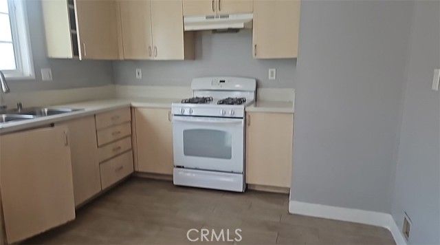 926 E 57th Street, Los Angeles, CA 90011