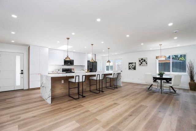 4380 Rolfe Rd, San Diego, CA 92117