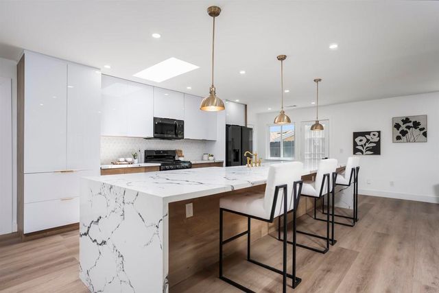 4380 Rolfe Rd, San Diego, CA 92117