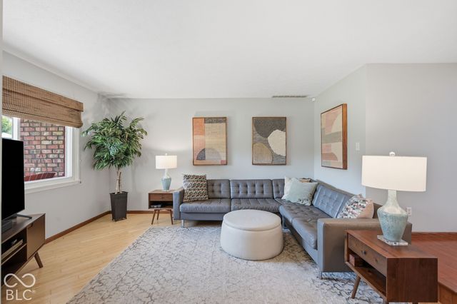 36 Lansdowne Lane, Carmel, IN 46033