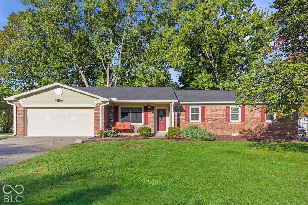 36 Lansdowne Lane, Carmel, IN 46033