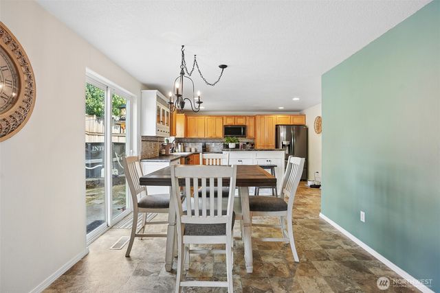 1601 E 4th Way, La Center, WA 98629
