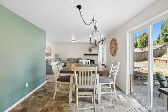 1601 E 4th Way, La Center, WA 98629