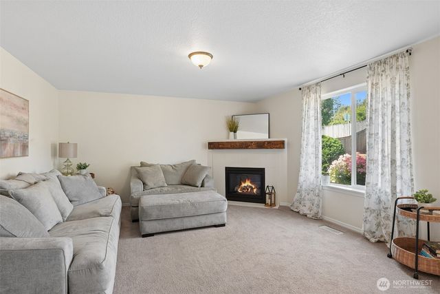 1601 E 4th Way, La Center, WA 98629