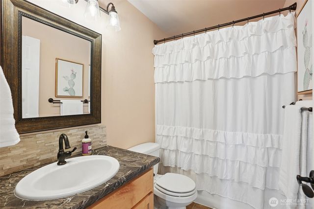 1601 E 4th Way, La Center, WA 98629