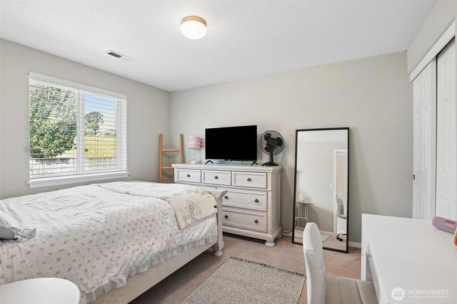 1601 E 4th Way, La Center, WA 98629