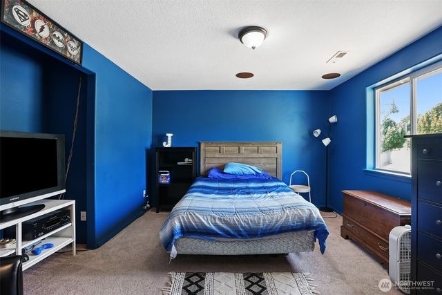 1601 E 4th Way, La Center, WA 98629