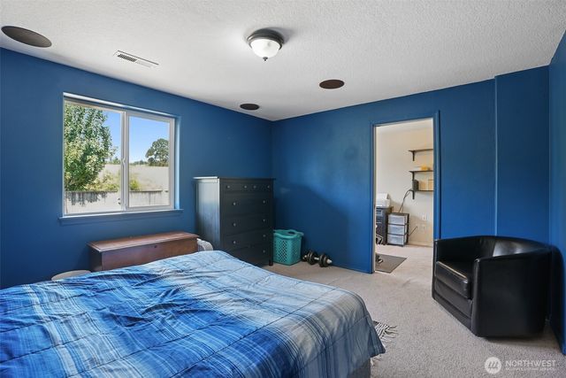 1601 E 4th Way, La Center, WA 98629