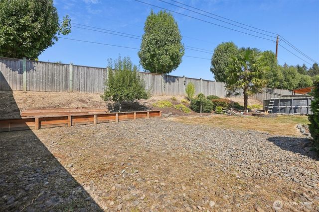 1601 E 4th Way, La Center, WA 98629