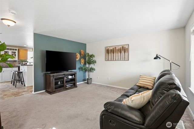 1601 E 4th Way, La Center, WA 98629
