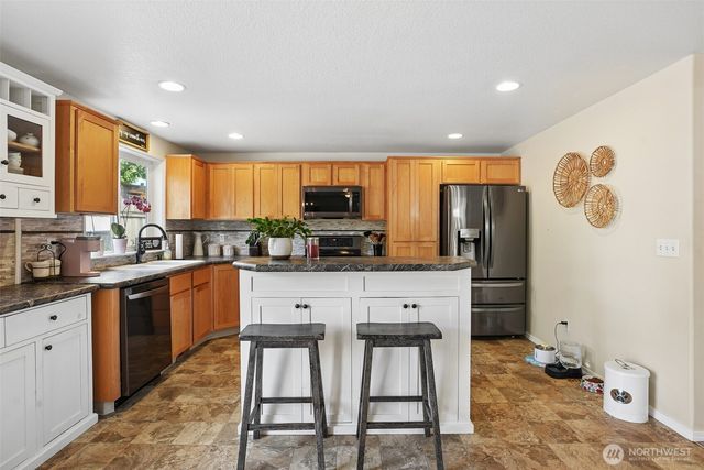 1601 E 4th Way, La Center, WA 98629
