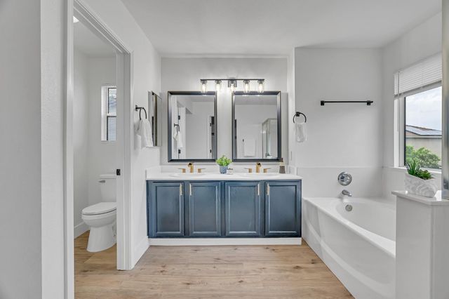 1994 Pasado Ave, Manteca, CA 95336