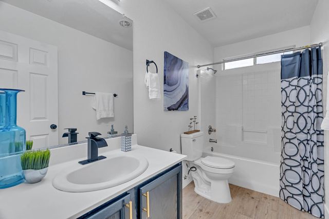 1994 Pasado Ave, Manteca, CA 95336