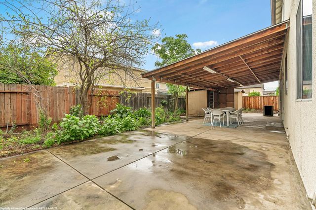 1994 Pasado Ave, Manteca, CA 95336