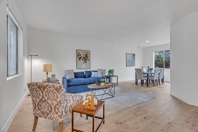 1994 Pasado Ave, Manteca, CA 95336