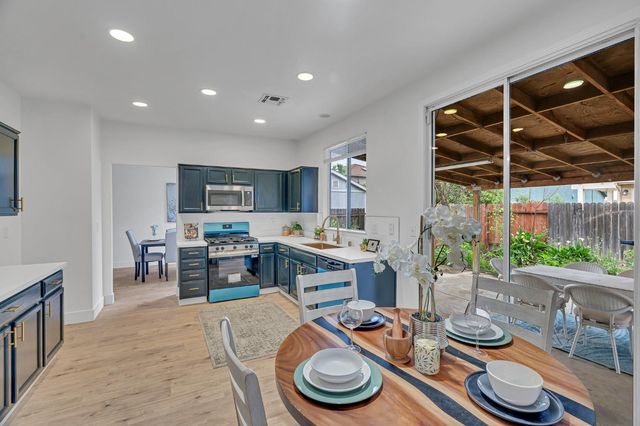 1994 Pasado Ave, Manteca, CA 95336