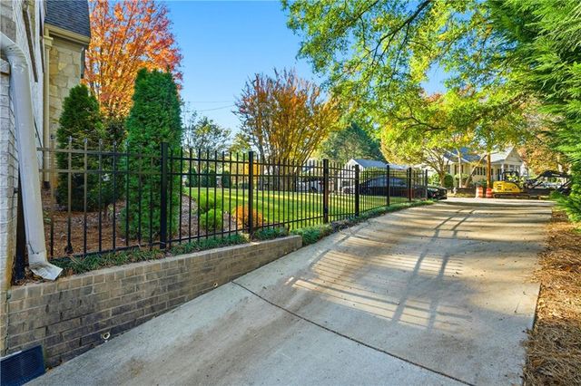 1295 Cumberland NE Road, Atlanta, GA 30306