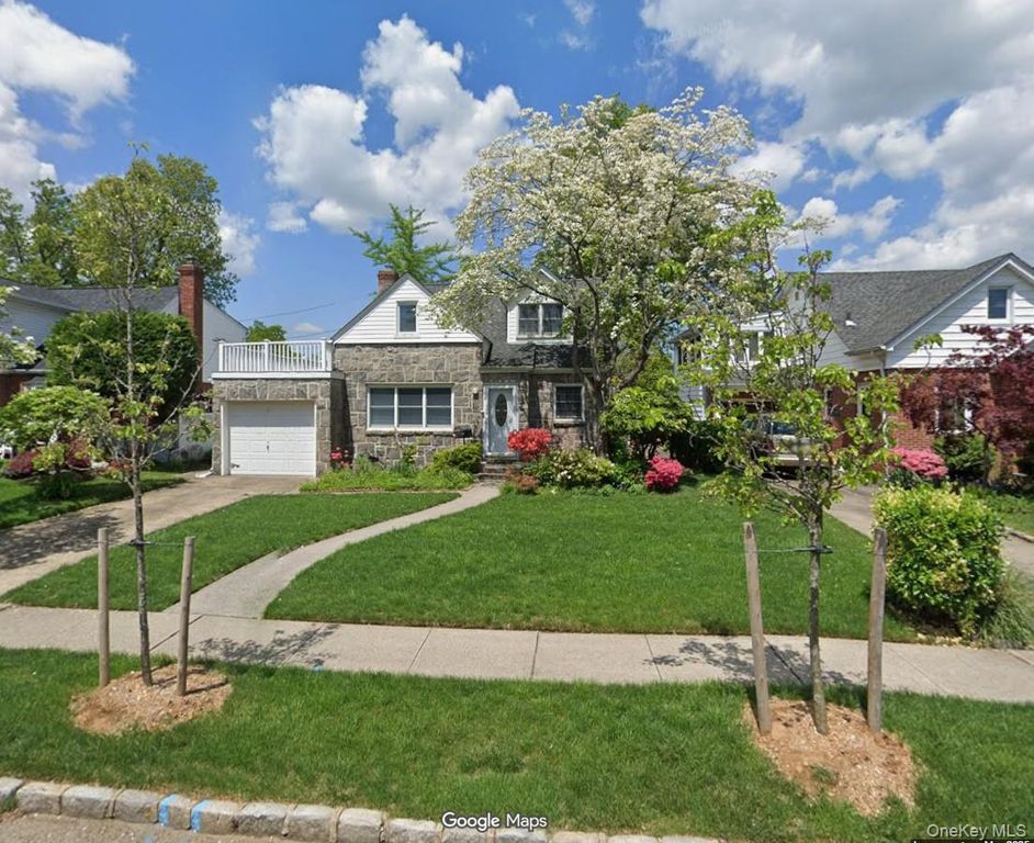 41 Oak Drive, New Hyde Park, NY 11040 — photo 4