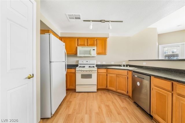 10245 South Maryland Parkway 132, Las Vegas, NV 89183