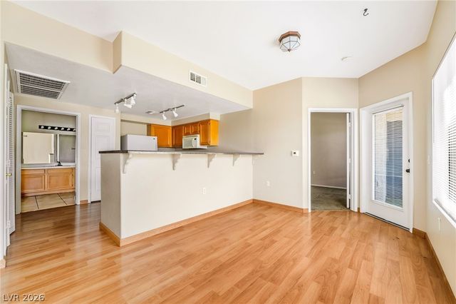 10245 South Maryland Parkway 132, Las Vegas, NV 89183