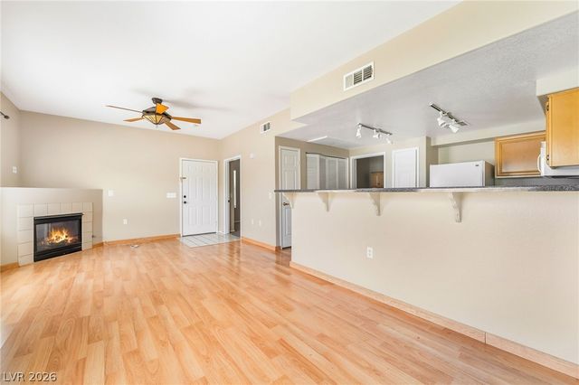 10245 South Maryland Parkway 132, Las Vegas, NV 89183