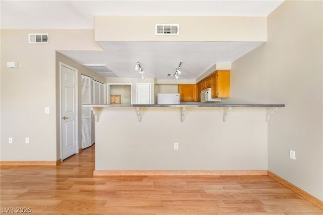 10245 South Maryland Parkway 132, Las Vegas, NV 89183