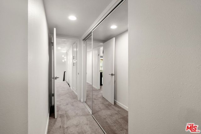 6540 Hayvenhurst Avenue 3, Los Angeles, CA 91406