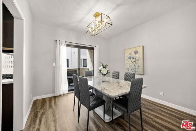 6540 Hayvenhurst Avenue 3, Los Angeles, CA 91406