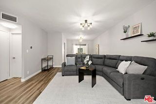6540 Hayvenhurst Avenue 3, Los Angeles, CA 91406