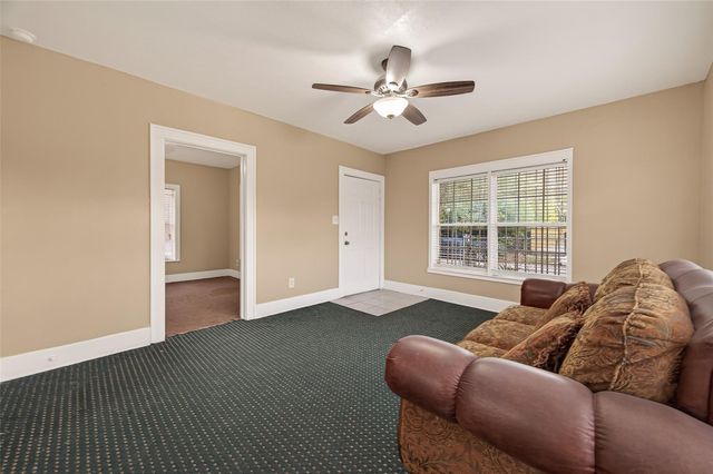 6807 Avenue E, Houston, TX 77011